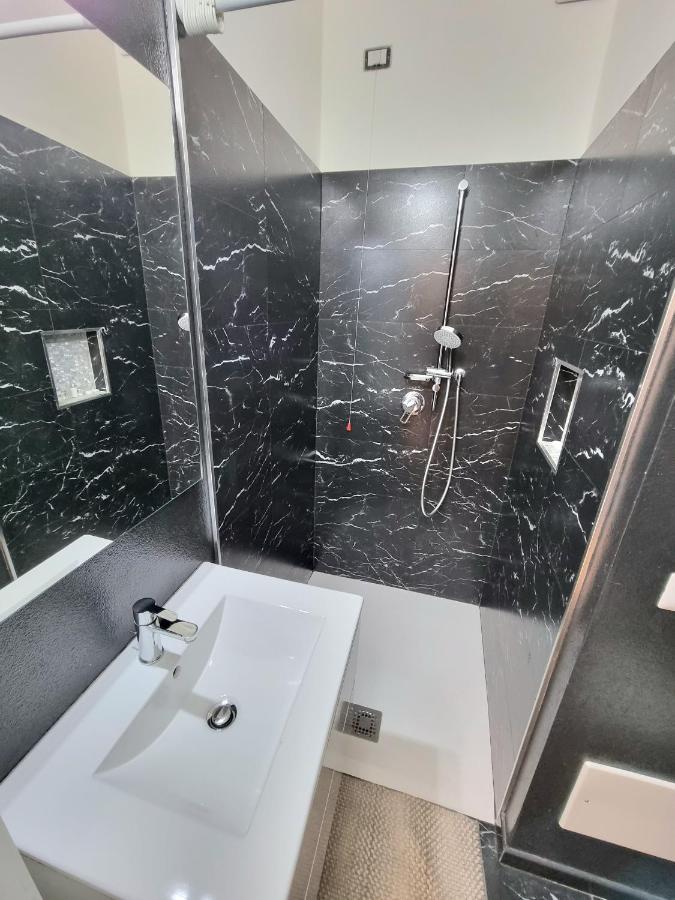 Entos Suite Кальяри Экстерьер фото